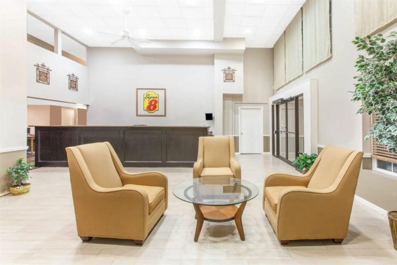 Super 8 By Wyndham Oklahoma City Exterior photo
