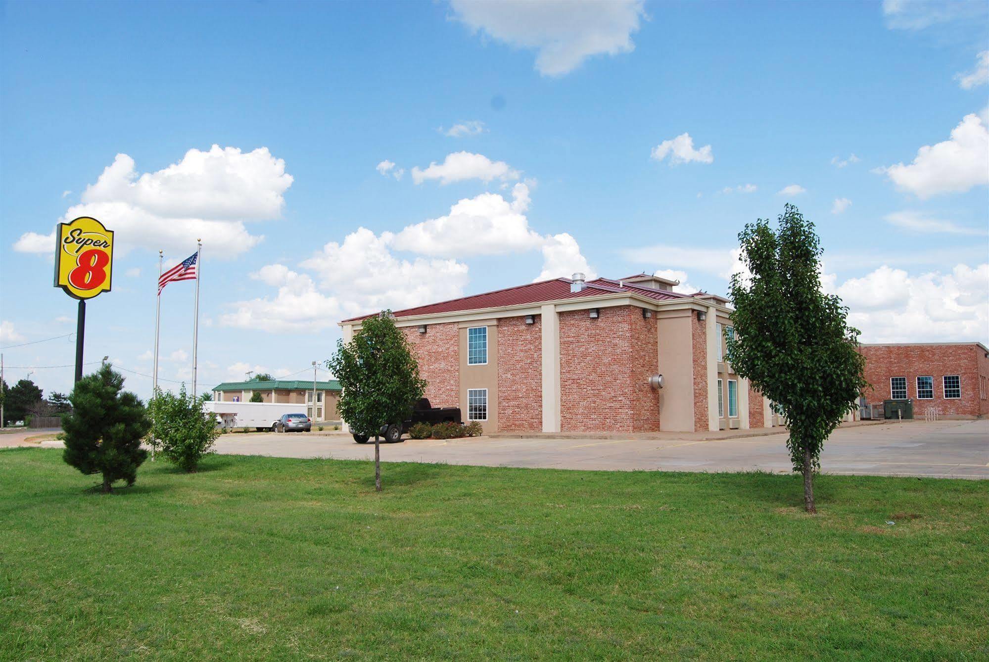 Super 8 By Wyndham Oklahoma City Exterior photo